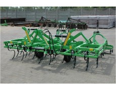 Agregaty uprawowe składane hydraulicznie szer. rob. 3,2-4,6m. BOMET