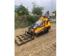Ładowarka skid steer DINO 1330